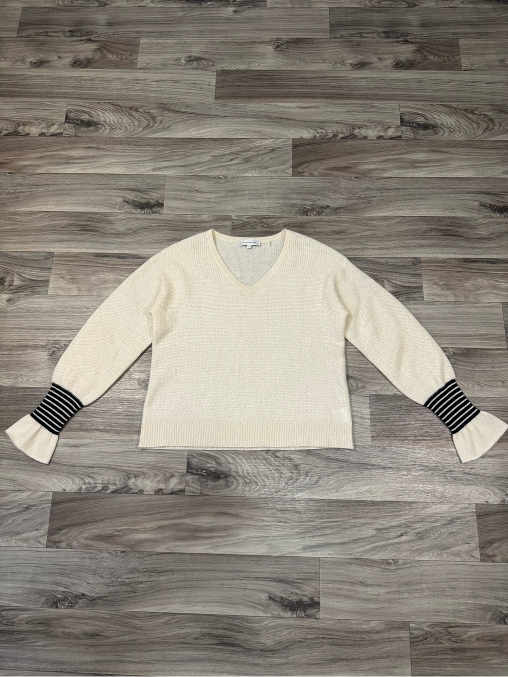 White + Warren 100% Cashmere V-Neck Sweater Coastal Elevated Classic Size Large